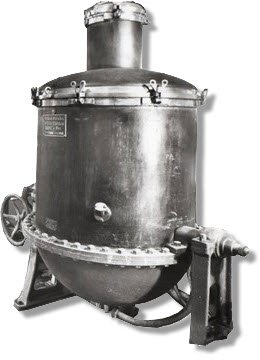 Maraschino liqueur: Luxardo factory, Zara, distilling machine (crt-01)