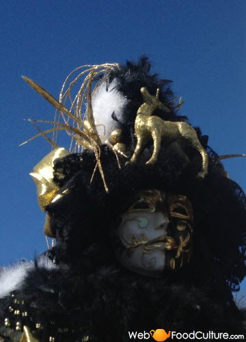 Venetian Frittelle: Masks of the Venetian Carnival.