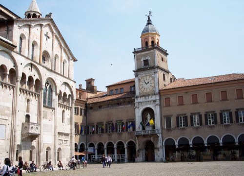 Cotechino: Duomo di Modena e Palazzo del Comune (cc-01)
