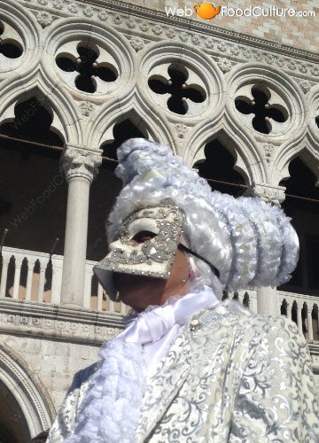 Frittelle veneziane: Maschere del carnevale di Venezia.