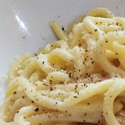 Spaghetti Cacio e Pepe.